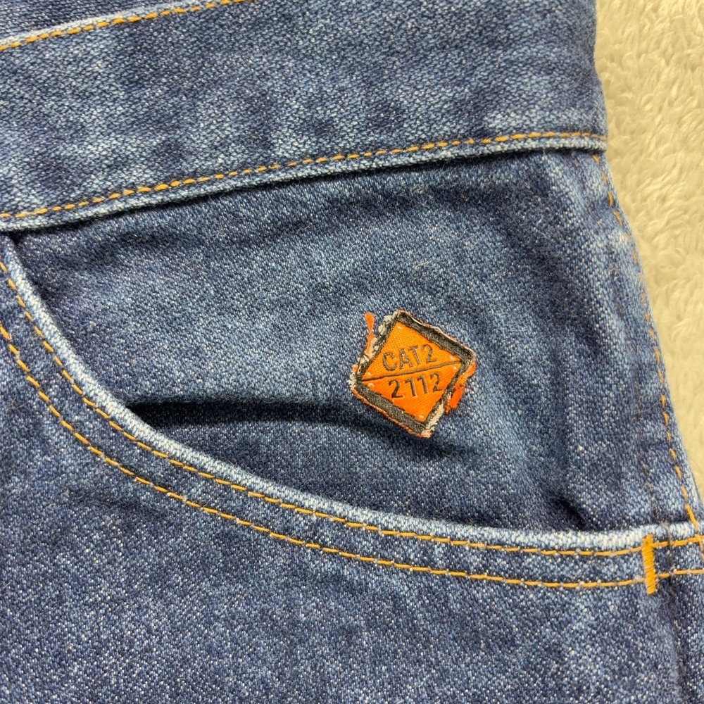 Wrangler FR Jeans Mens 33X32 Blue Flame Resistant 13 Original Straight Arc2 - Picture 3 of 11